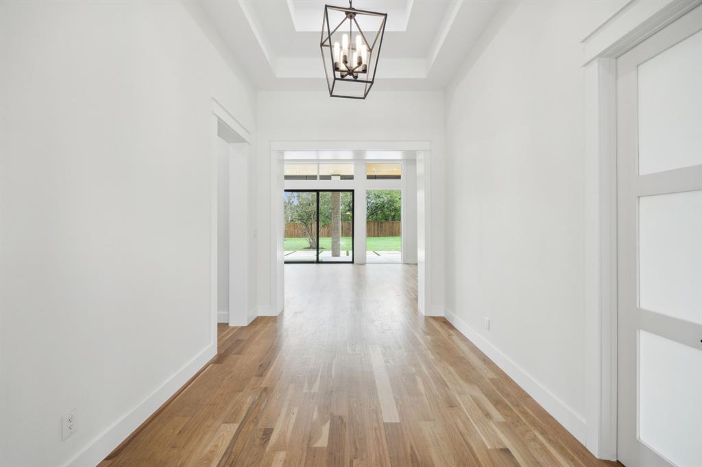 200 Valley View Drive N