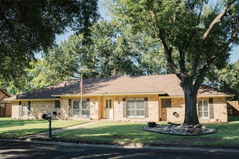 A home in Corsicana