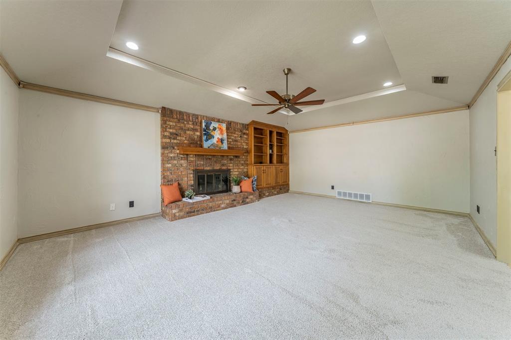2512 Woodfield Way