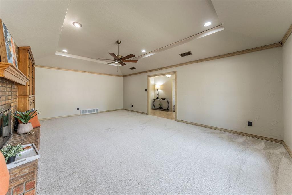 2512 Woodfield Way