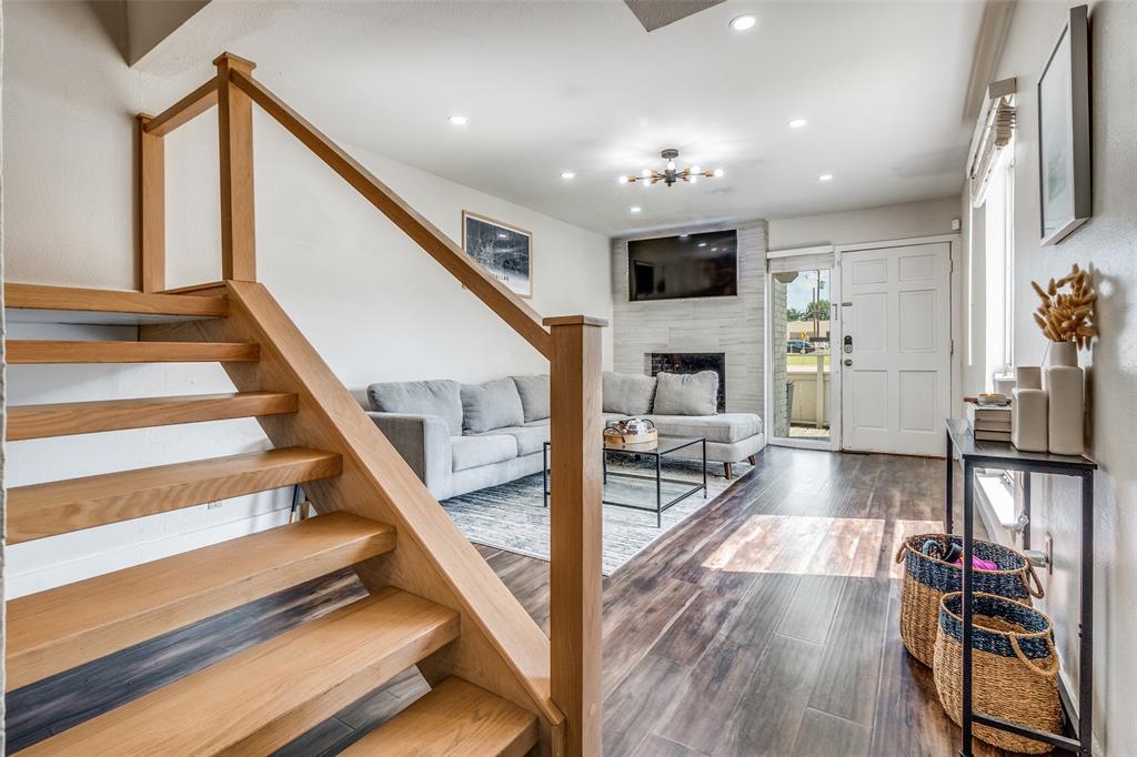 Los Nogales Condo - Residential