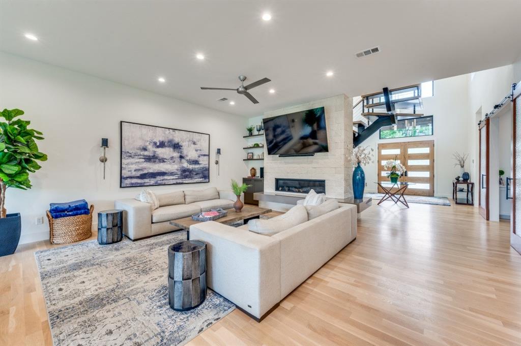 3918 Lively Lane