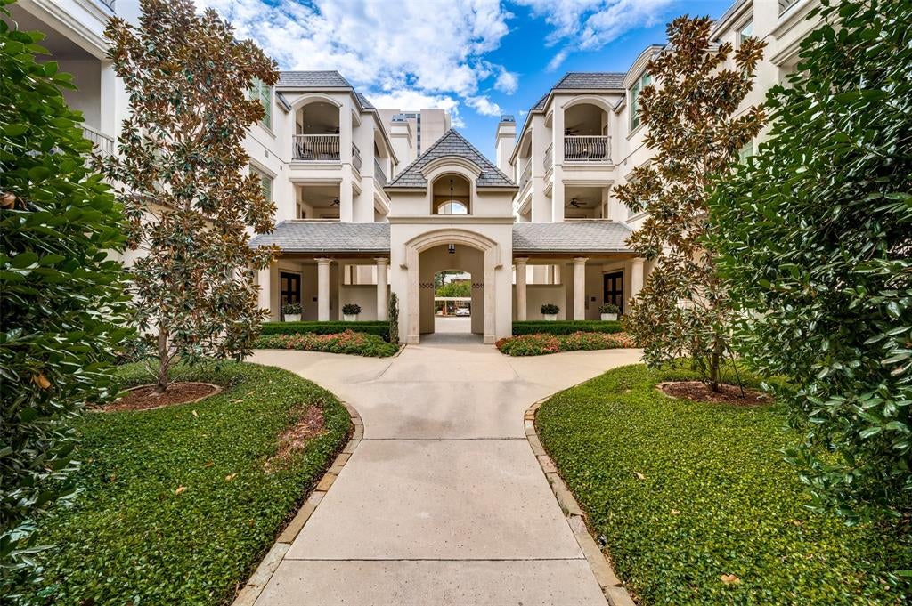 8505 Edgemere Road 202