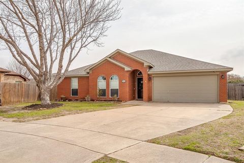 951 Naomi Court Burleson TX 76028