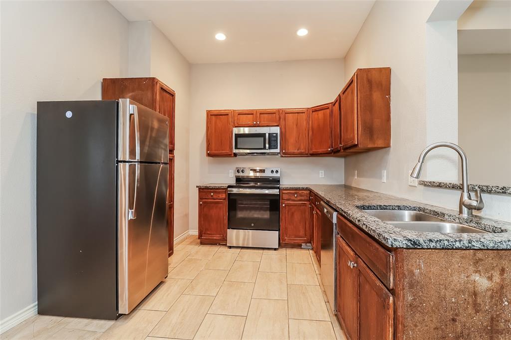 Lindell Estates - Residential Lease