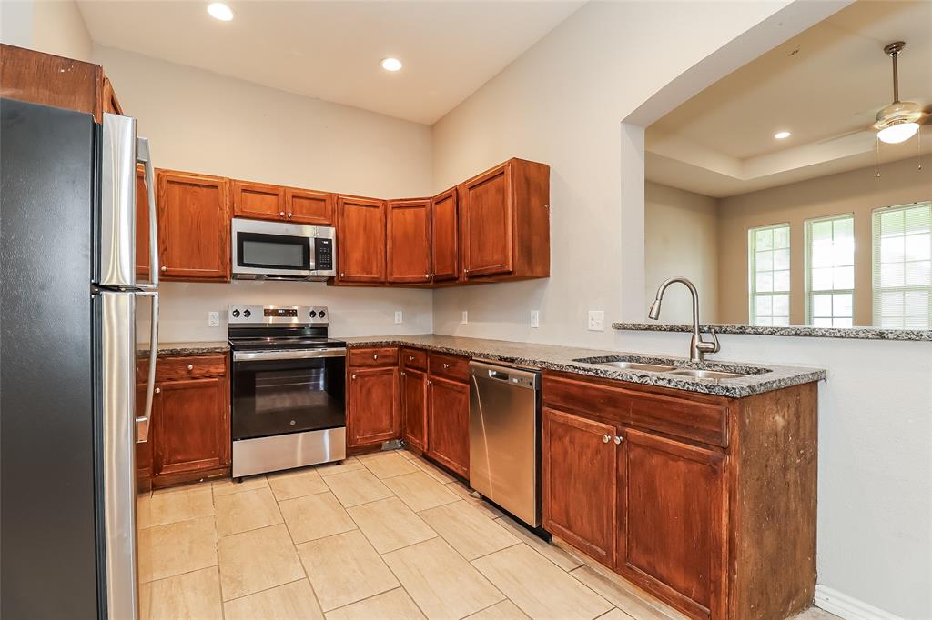 Lindell Estates - Residential Lease