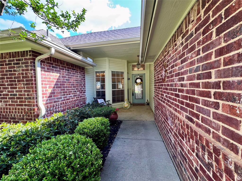 729 Bent Tree Court