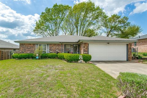 703 Parker Drive Euless TX 76039