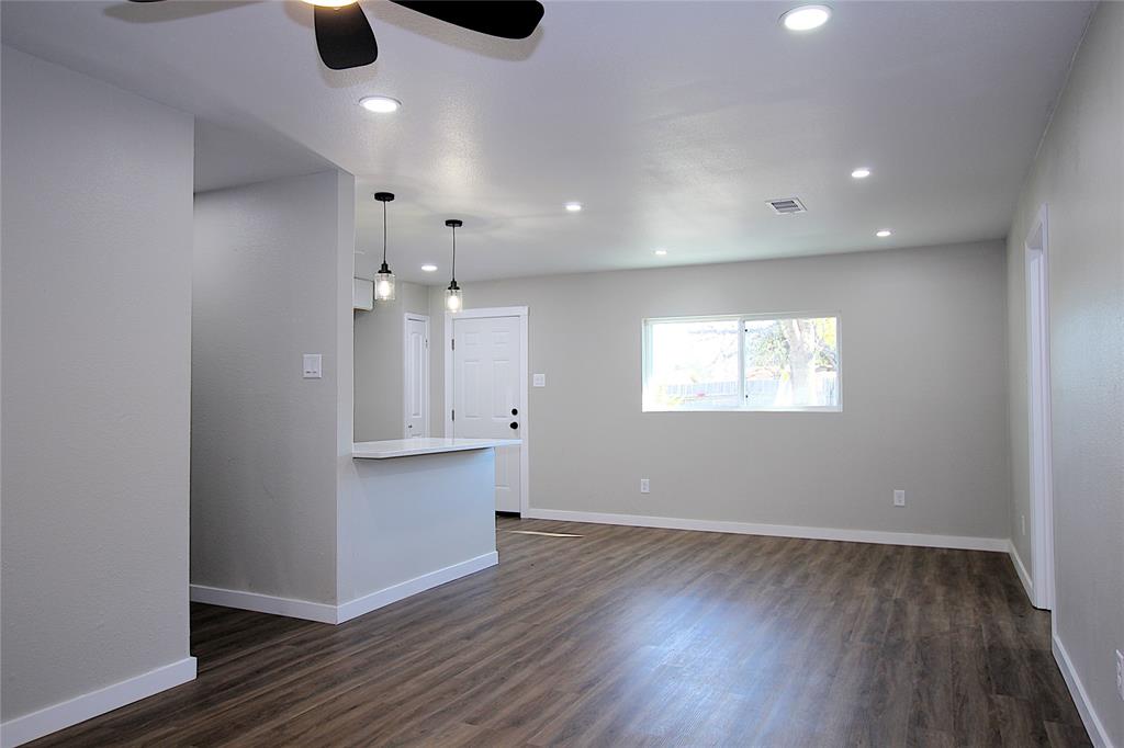 810 Laguna Drive
