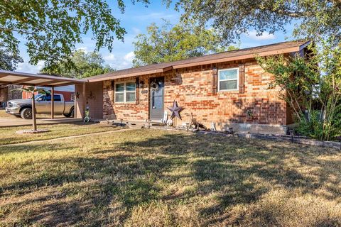 201 Cottonwood Street Comanche TX 76442