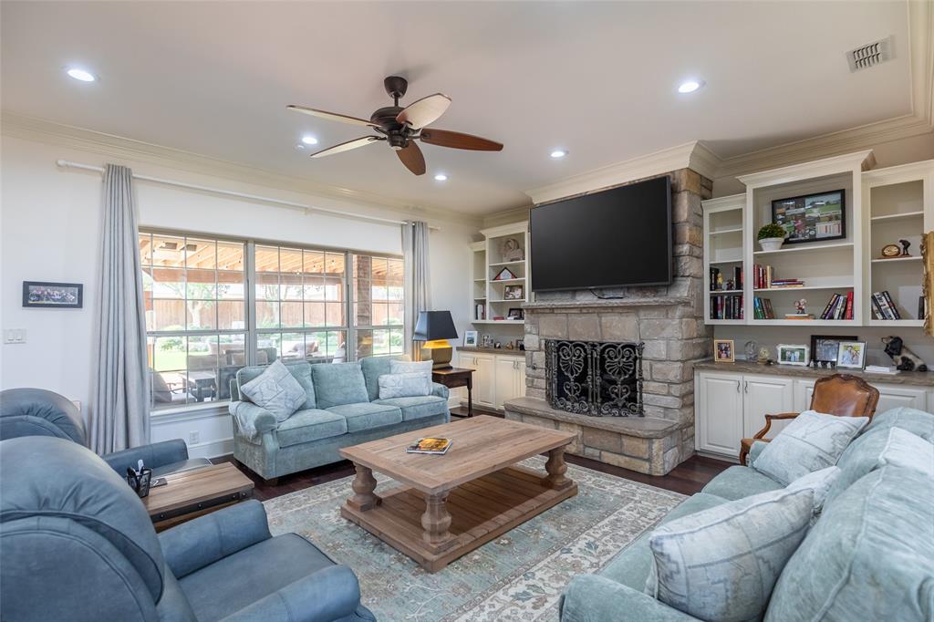 2301 Lynbrook Drive