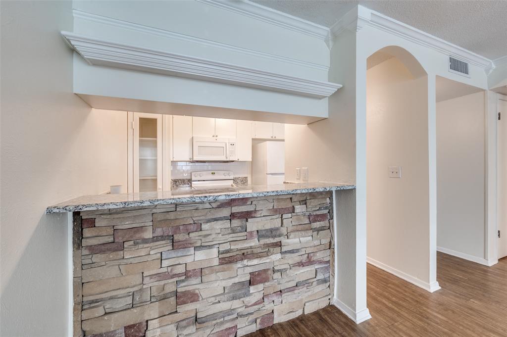 River Oaks Condos - Residential