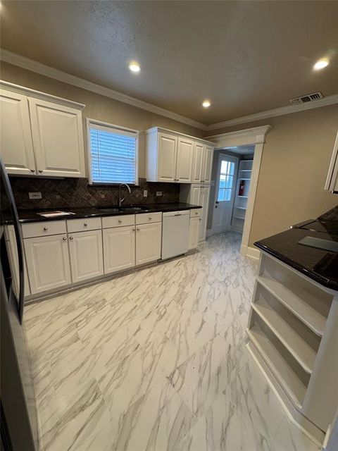 Tiny photo for 4558 Roland Avenue #B, Highland Park, TX 75219 (MLS # 21175823)