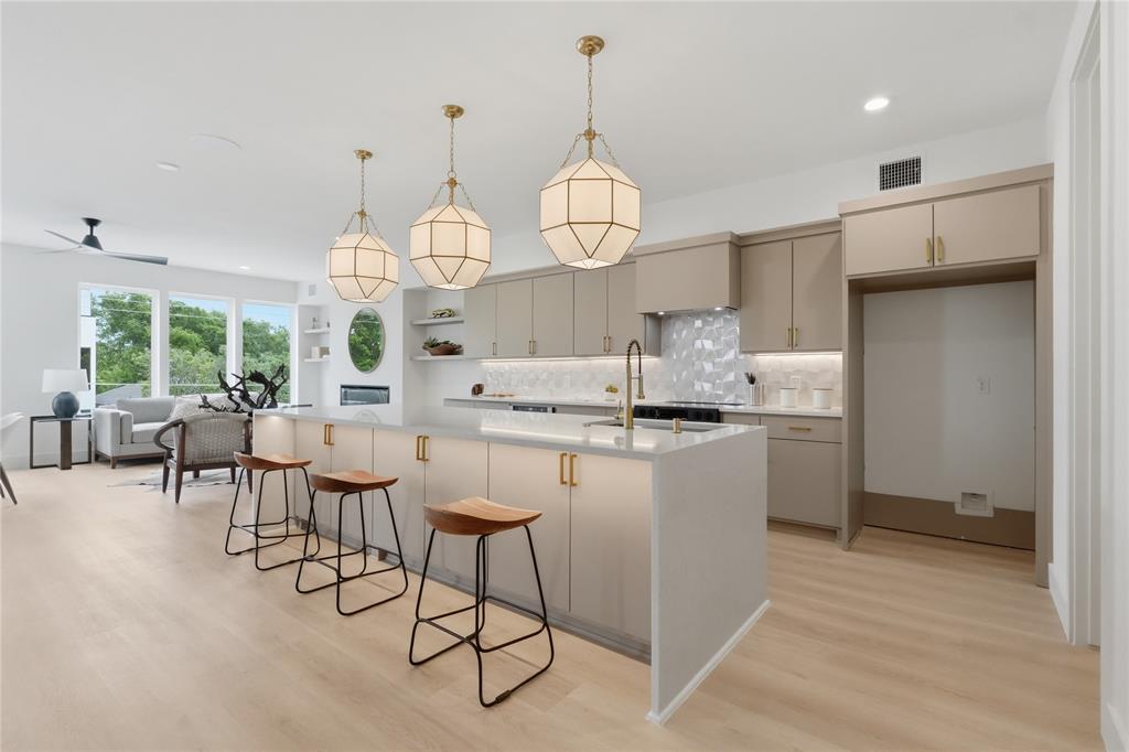 4009 Finis Lane