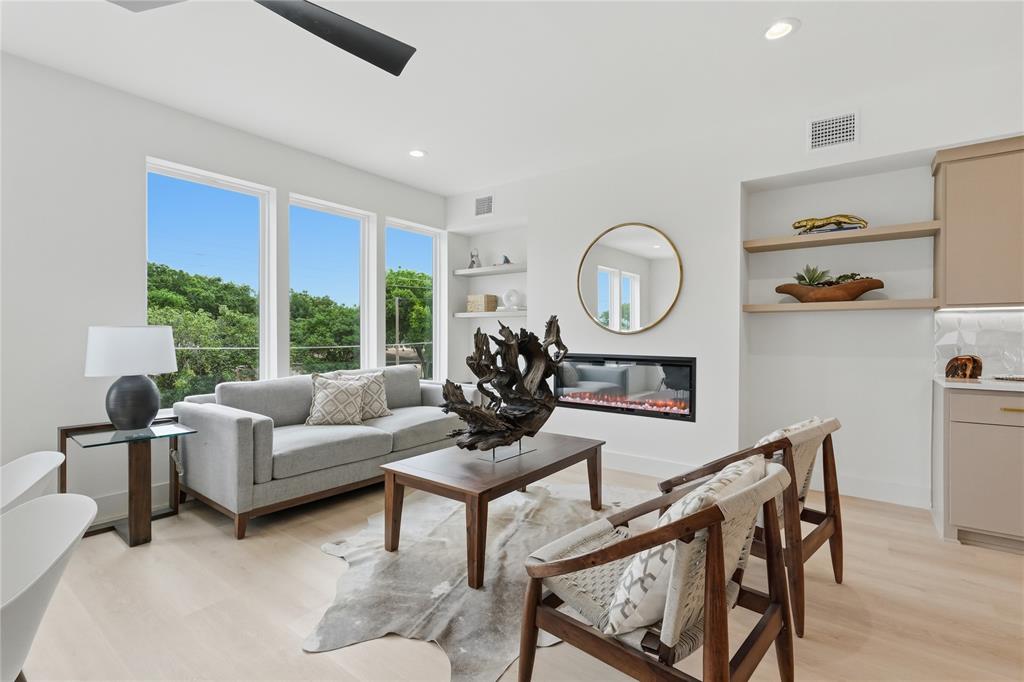 4009 Finis Lane