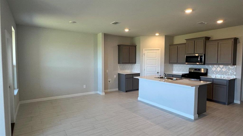 513 BABBLING BROOK Drive