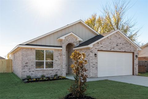 Photo of 530 Elm Street, Forney, TX 75126 (MLS # 21133274)