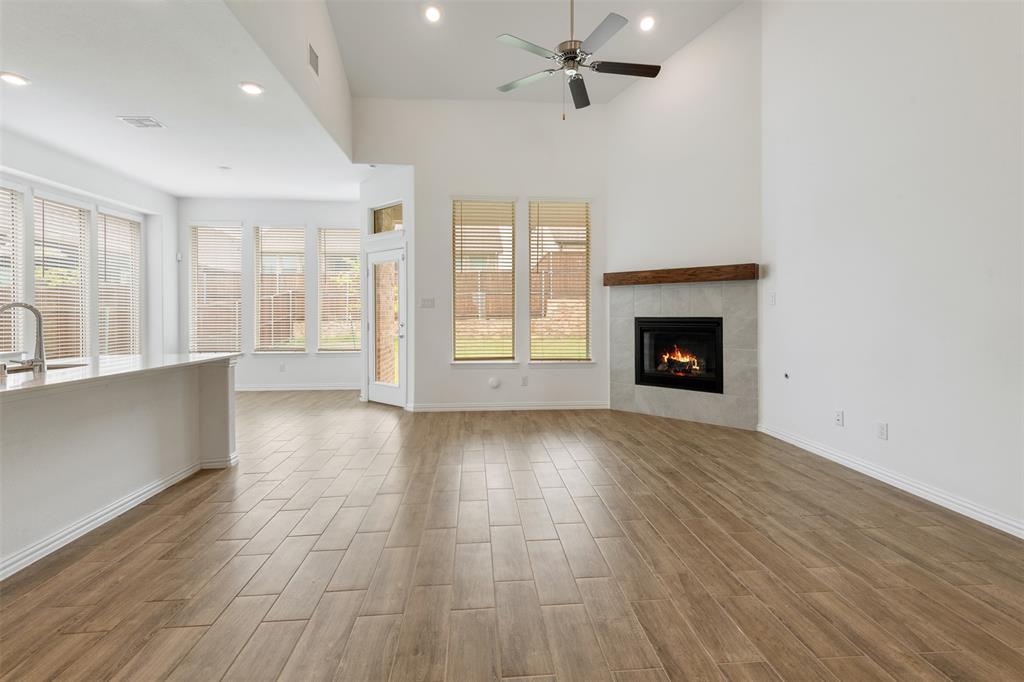 3104 Lakewood Bluffs Trail