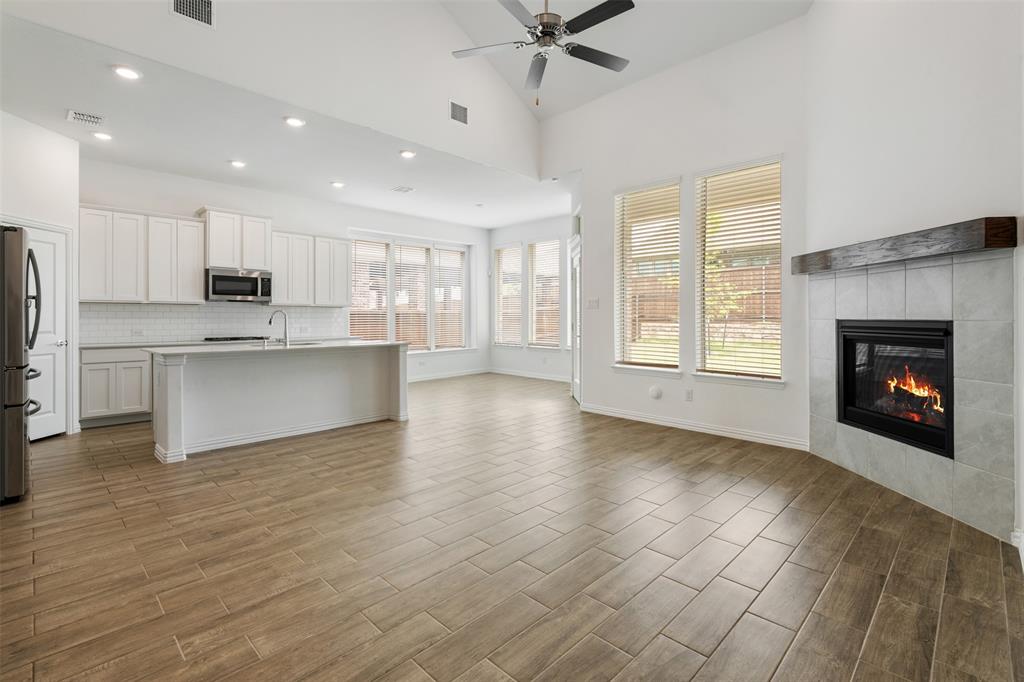 3104 Lakewood Bluffs Trail