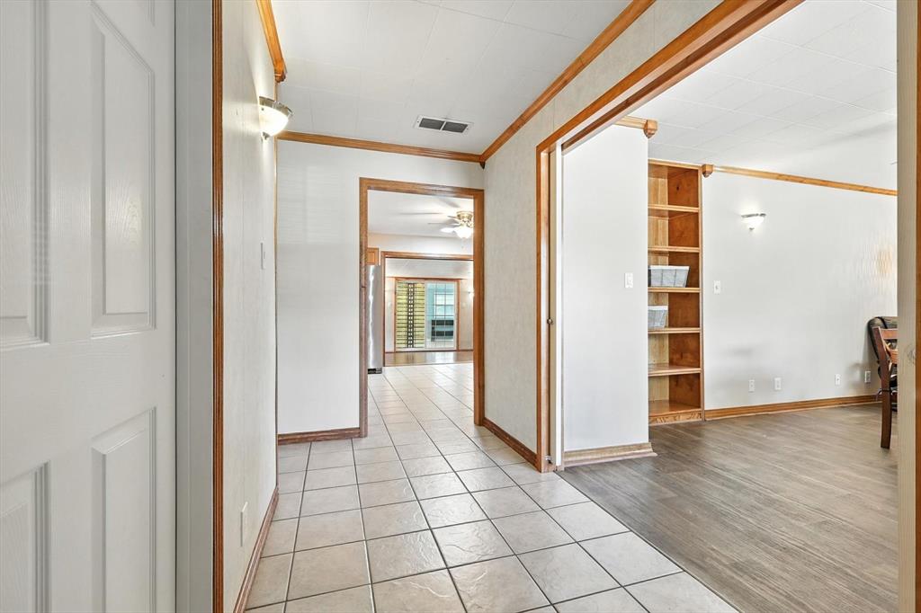1516 Mosley Drive
