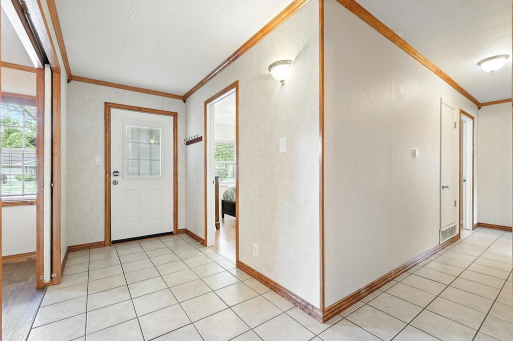 1516 Mosley Drive