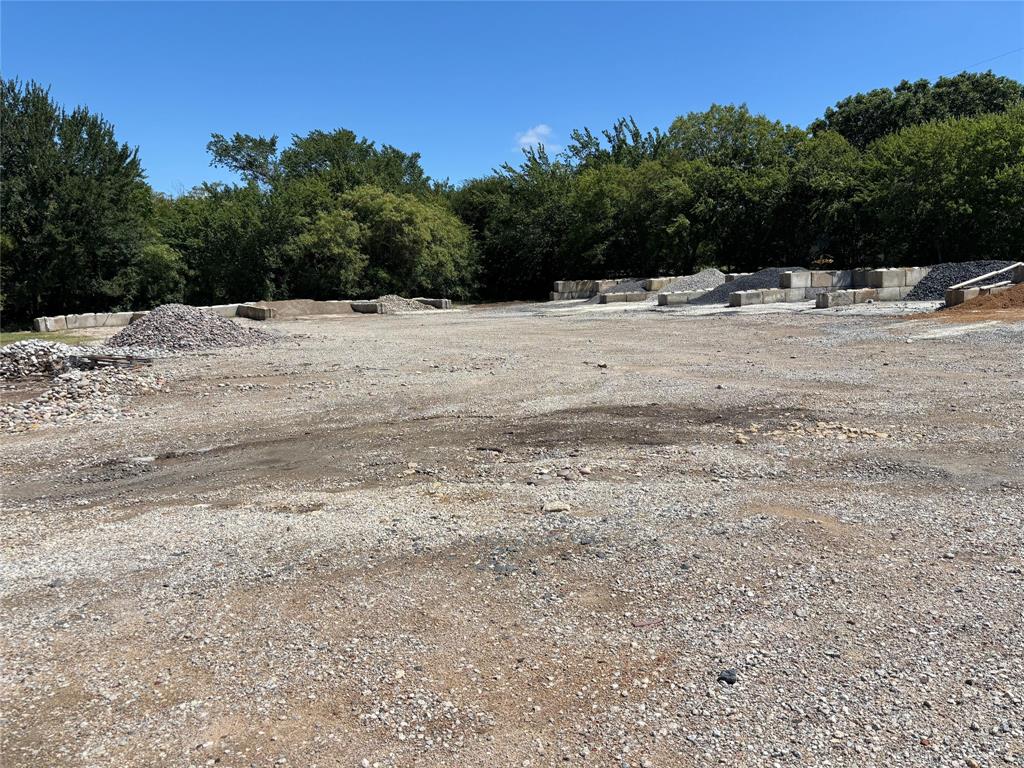 Photo 1 of 14 — 870 N Preston Road, Celina, TX 75009