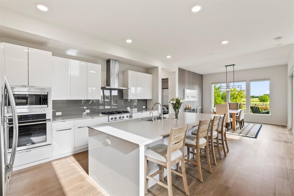 4031 Woodbine Lane