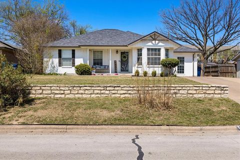 1709 W Doyle Street Granbury TX 76048