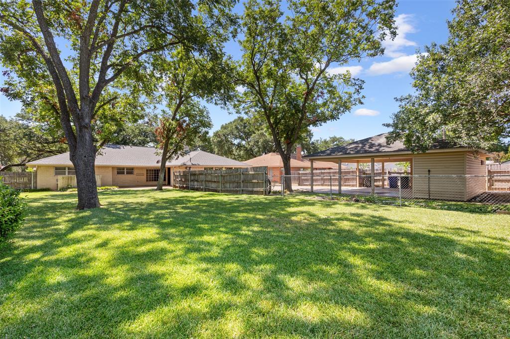 5201 Lake Highlands Drive