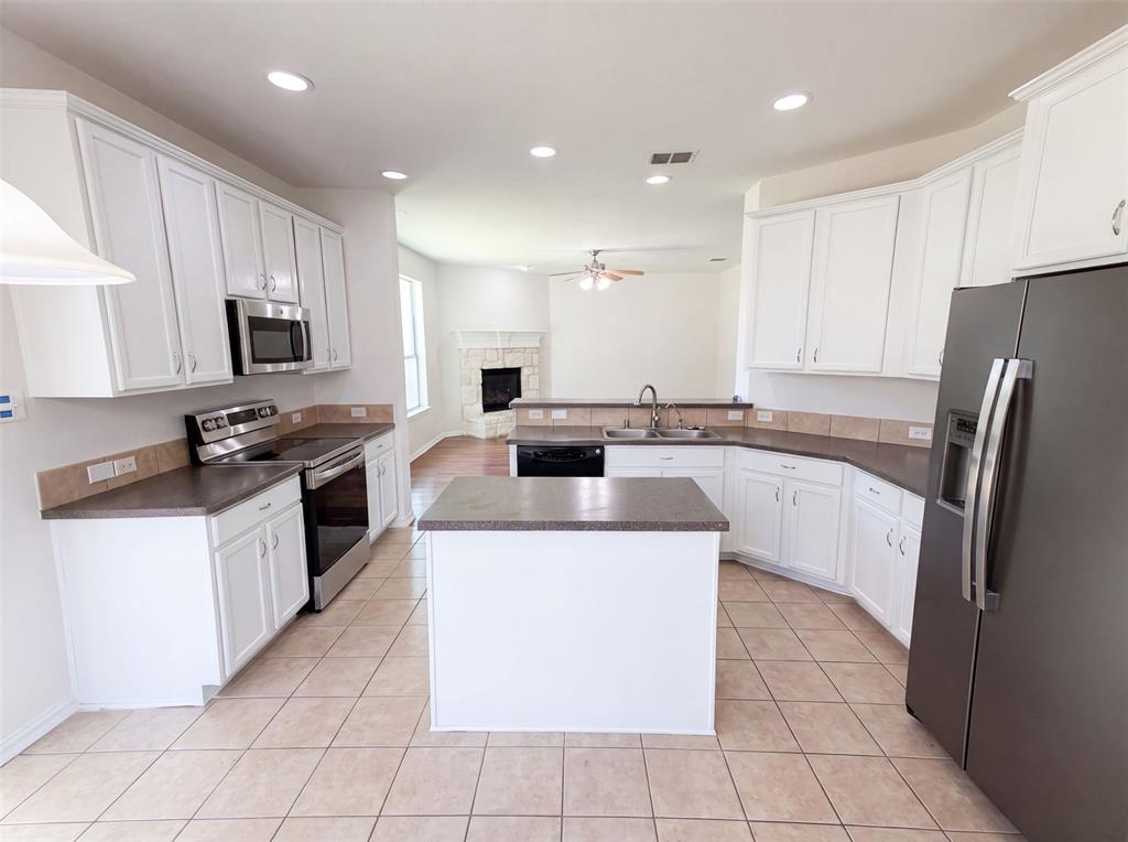 1421 Sparrow Drive