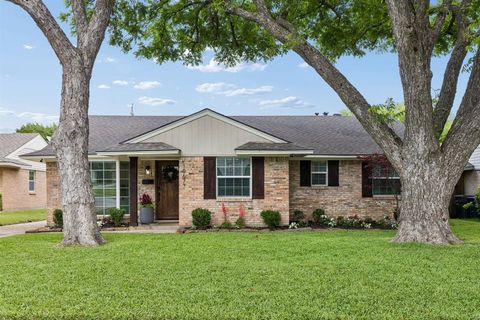 10677 Larchfield Lane Dallas TX 75238