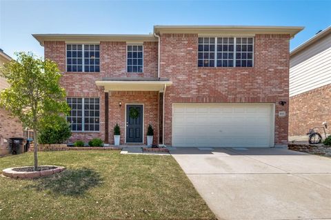 8925 Golden Sunset Trail Fort Worth TX 76244