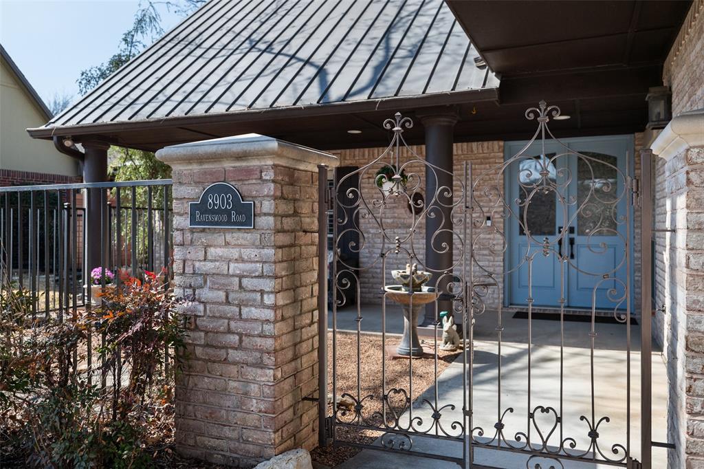 8903 Ravenswood Road