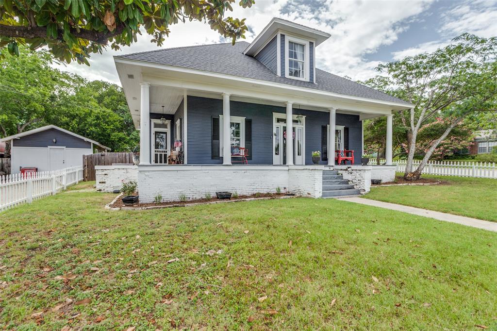 902 S Waco Street