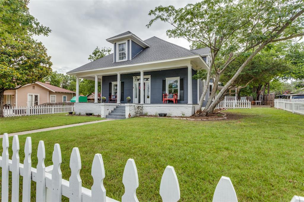 902 S Waco Street