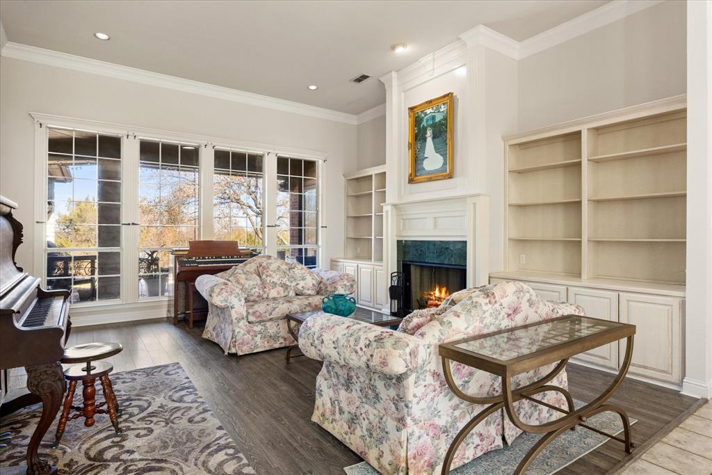 1636 Greenview Court