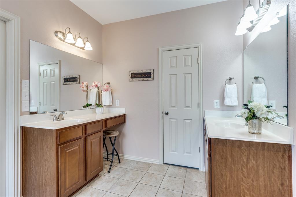 Fort Worth, Texas 76244, United States, 4 Bedrooms Bedrooms, ,3 BathroomsBathrooms,Residential,Contingent,115342