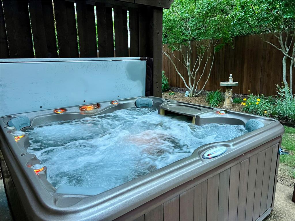 Fort Worth, Texas 76244, United States, 4 Bedrooms Bedrooms, ,3 BathroomsBathrooms,Residential,Contingent,115342