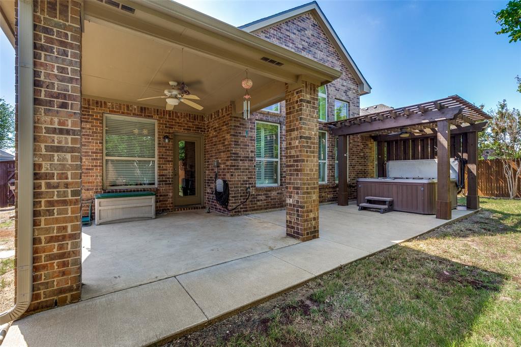 Fort Worth, Texas 76244, United States, 4 Bedrooms Bedrooms, ,3 BathroomsBathrooms,Residential,Contingent,115342