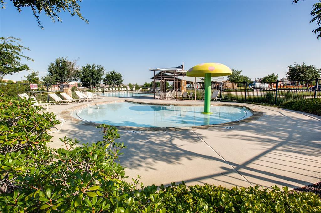 Fort Worth, Texas 76244, United States, 4 Bedrooms Bedrooms, ,3 BathroomsBathrooms,Residential,Contingent,115342