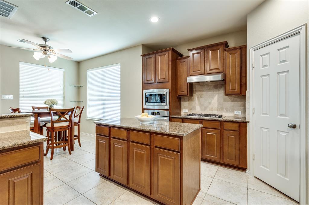 Fort Worth, Texas 76244, United States, 4 Bedrooms Bedrooms, ,3 BathroomsBathrooms,Residential,Contingent,115342