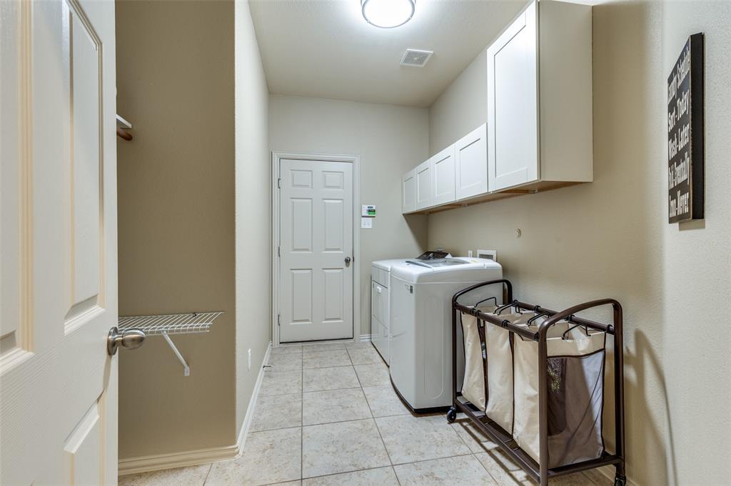 Fort Worth, Texas 76244, United States, 4 Bedrooms Bedrooms, ,3 BathroomsBathrooms,Residential,Contingent,115342