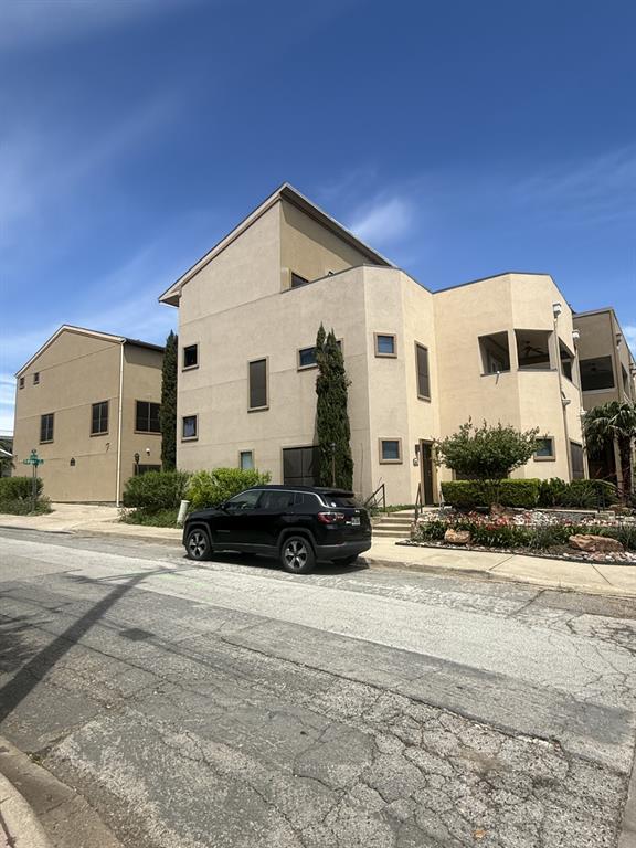 Bryan Street Twnhms - Residential