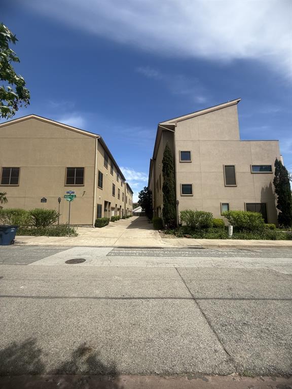 Bryan Street Twnhms - Residential