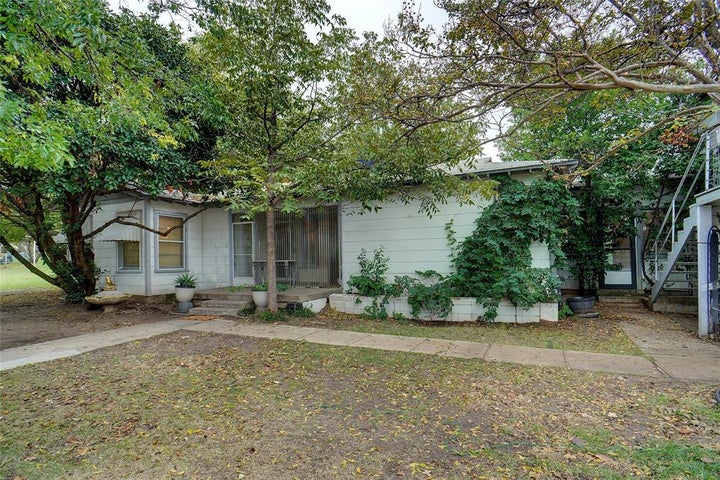 Photo 1 of 23 — 1000 Southeast Parkway, Azle, TX 76020