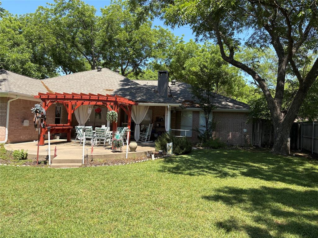 8912 Green Leaves Drive
