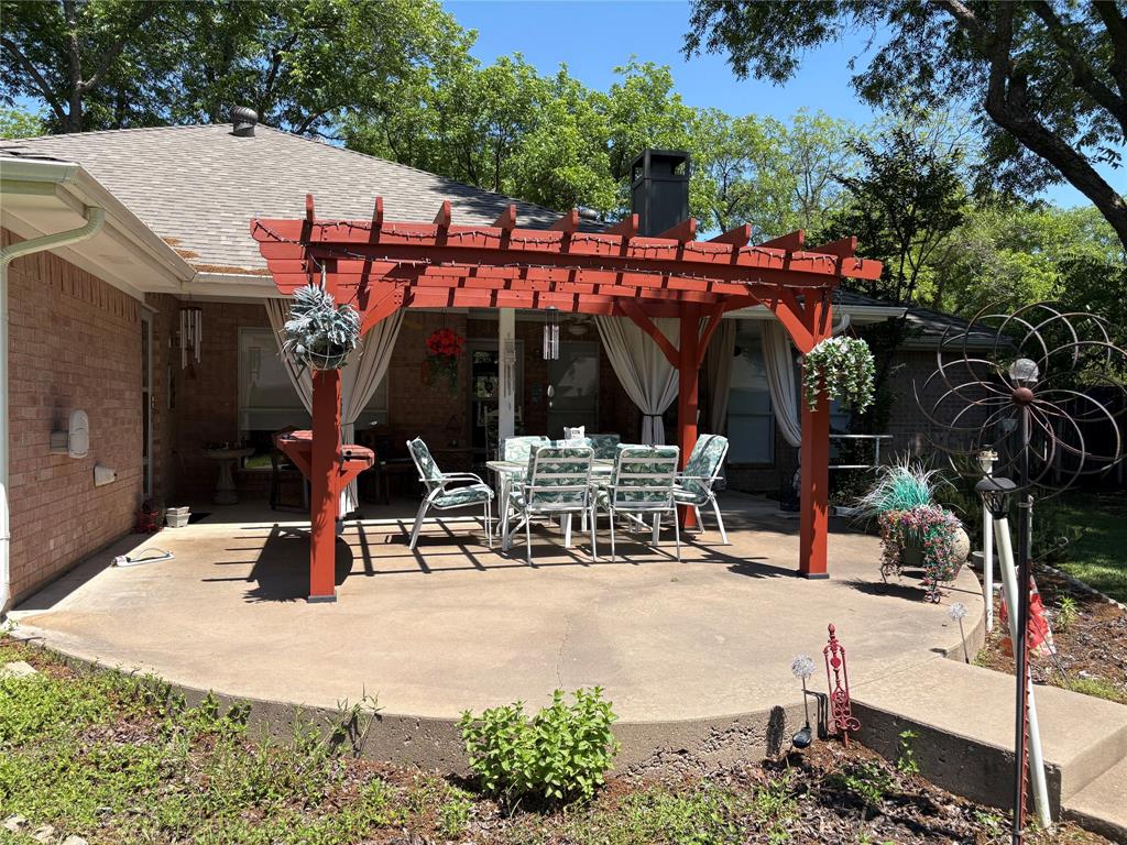 8912 Green Leaves Drive