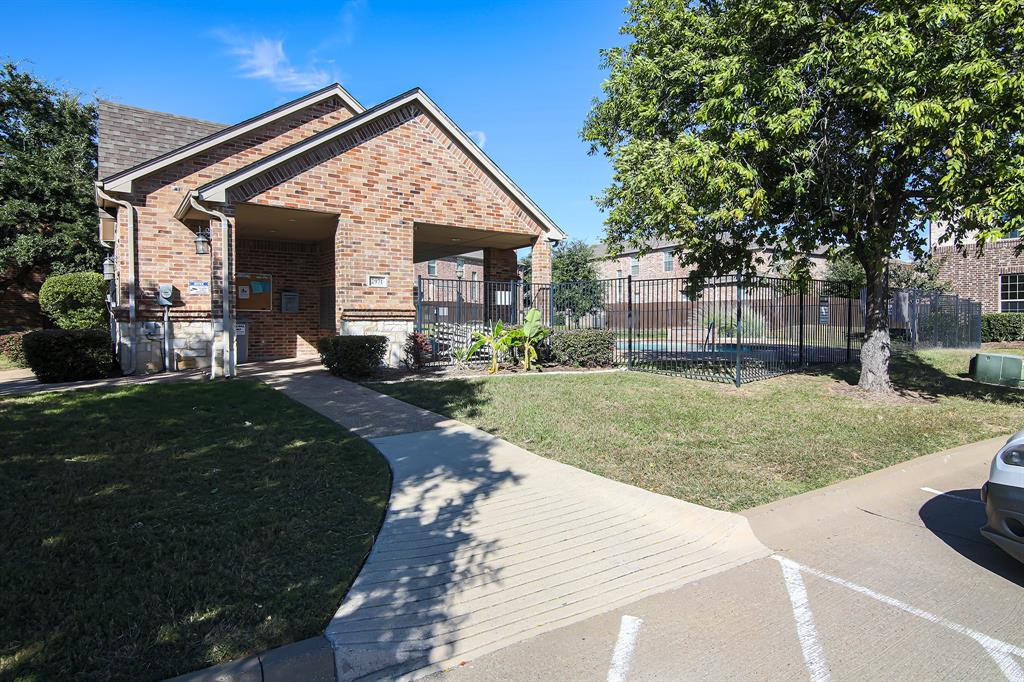 Townhomes/Camp Wisdom - Residential