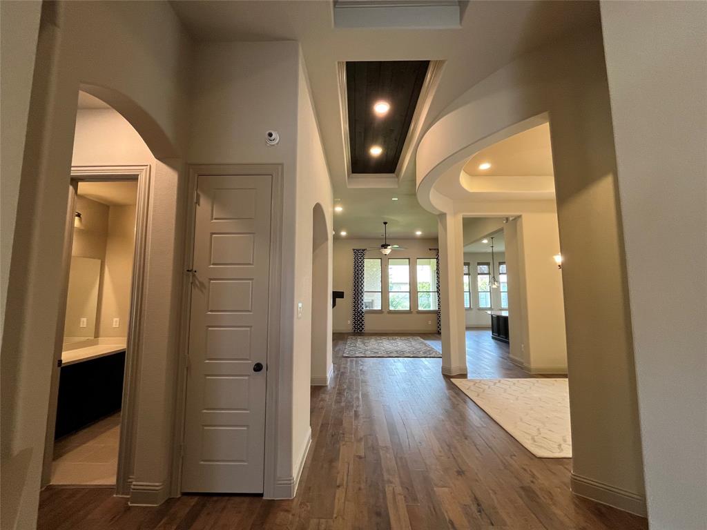 1124 Homestead Way