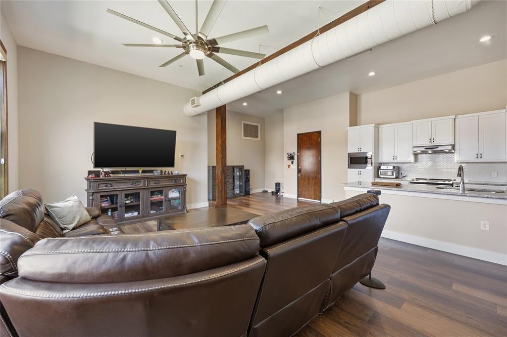 2502 Live Oak Street 235